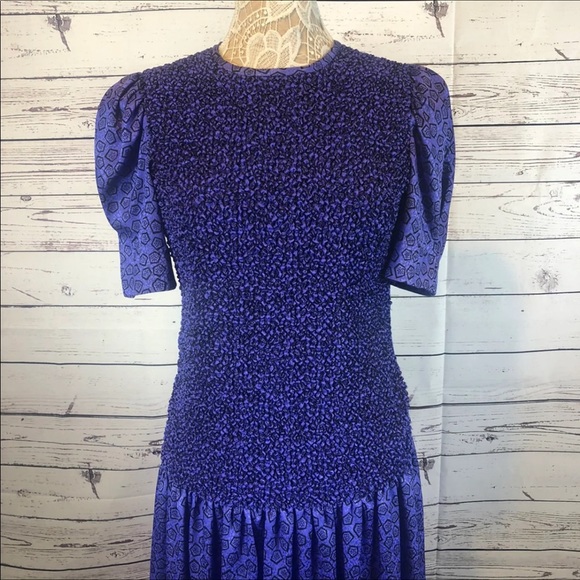 Plaza south vintage dress 
Screaming 80’s dress 
In purple with black - Picture 7 of 16